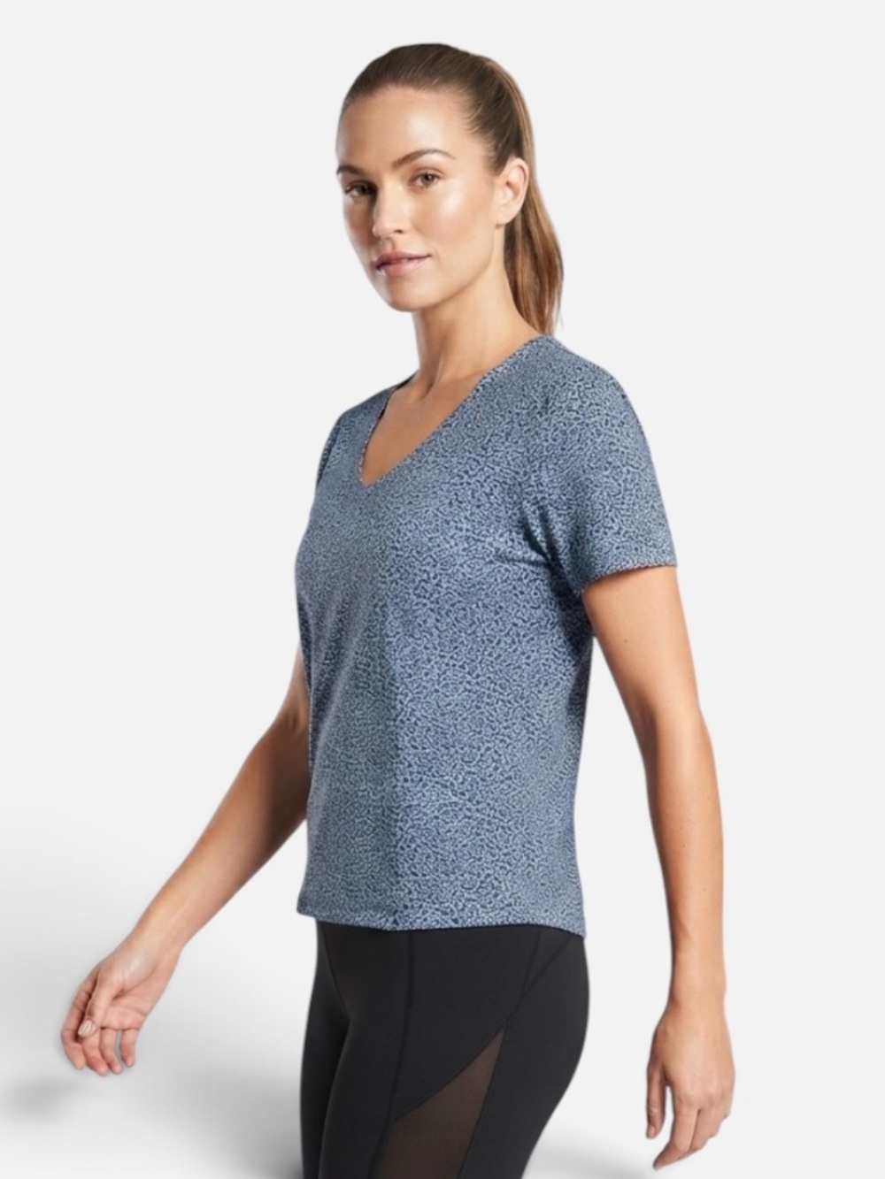 Athleta Chrome Blue Cheetah Breezy Scoop V-Neck Athleisure Tee Shirt Size Small